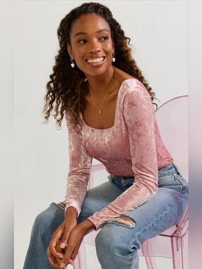 Francesca's Blush Pink Crushed Velvet Square Neck Long Sleeve Bodysuit Medium